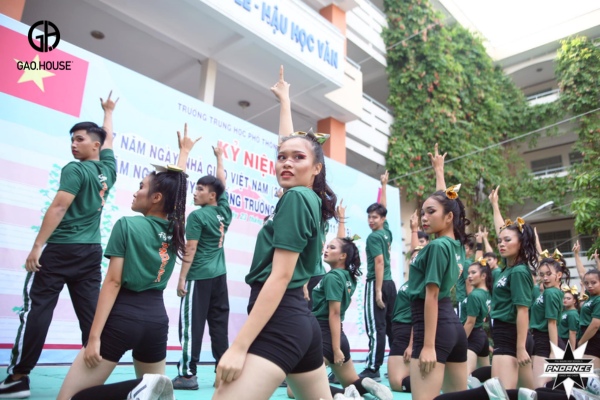 Gạo House may đồng phục học sinh cao cấp