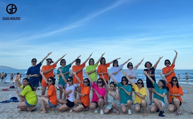 Mẫu đồng phục đi biển công ty giúp team nổi bật