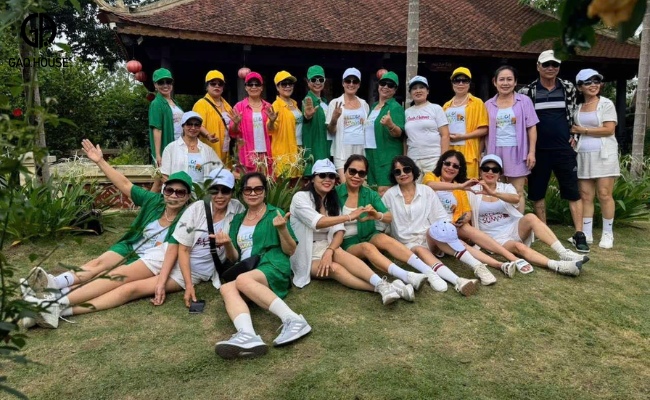 Mẫu đồng phục đi biển công ty sơ mi đũi