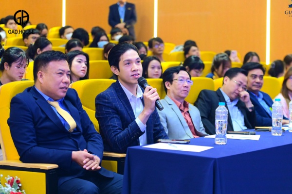 Mẫu đồng phục giảng viên Đại học Gia Định