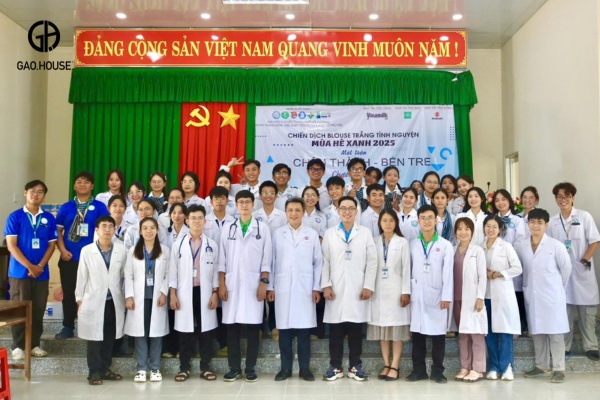 Mẫu đồng phục khoa Y học cổ truyền UMP