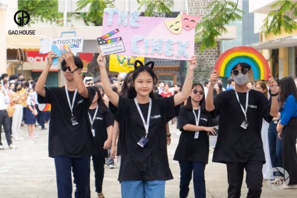 May áo thun đồng phục nhóm học sinh