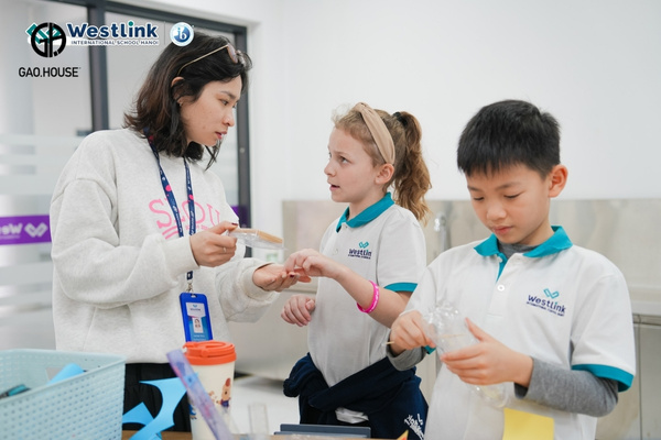 May Đồng phục các Trường Quốc tế Westlink - WIS