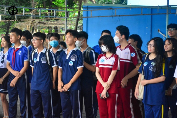 May đồng phục trường THPT Nguyễn Trung Trực Gò Vấp