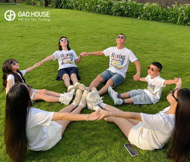 Mẹo chụp áo nhóm gia đình đi du lịch