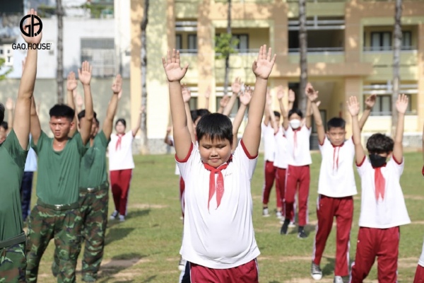 Thiết kế áo thun polo đồng phục tiểu học năng động