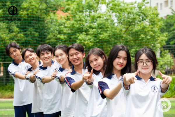Thiết kế đồng phục trường trần đại nghĩa tối giản