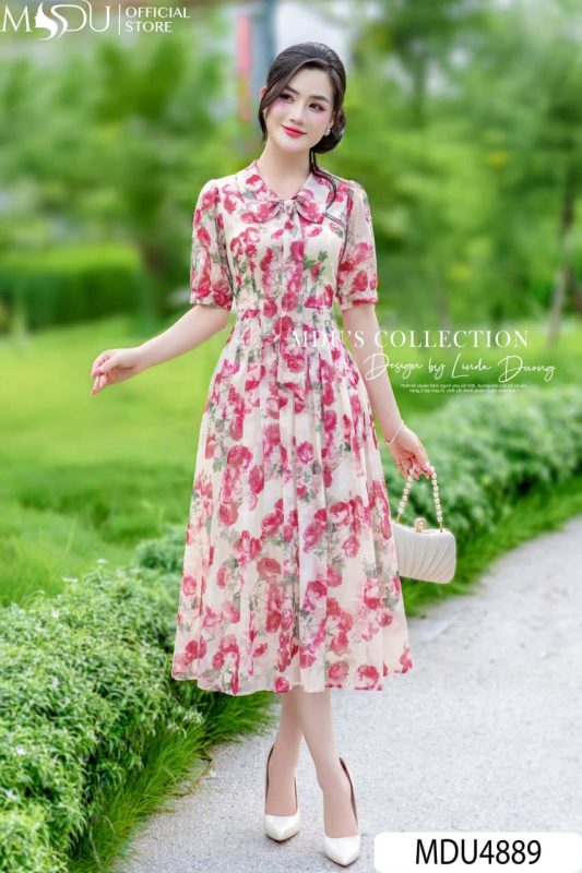 Váy đồng phục đi chơi