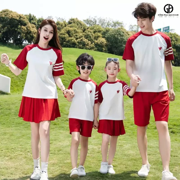 Áo đồng phục gia đình màu trắng du lịch