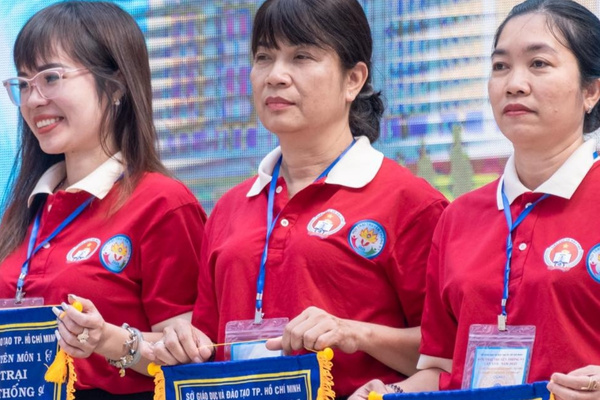 Áo họp lớp trường THPT Nguyễn Thị Minh Khai