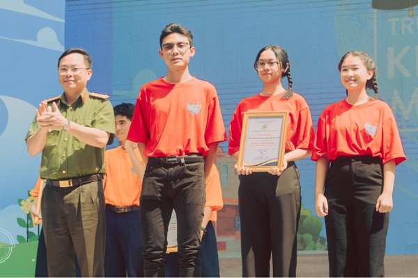 Áo phông đồng phục lớp Nguyễn Thị Minh Khai