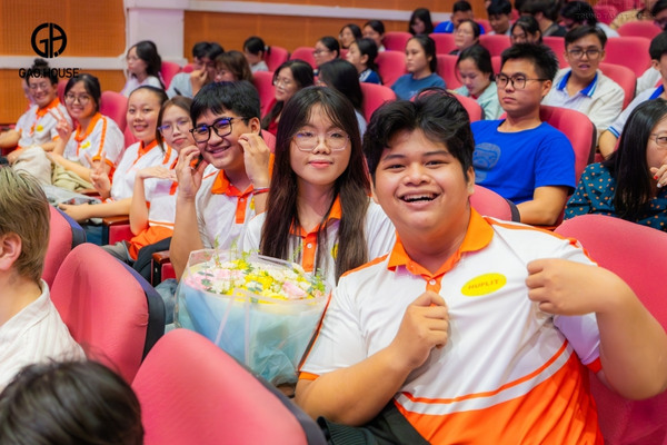 Áo thun đồng phục trường Huflit