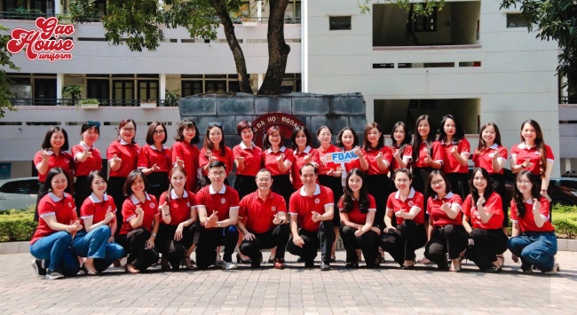 Đặt áo đồng phục Ngoại thương