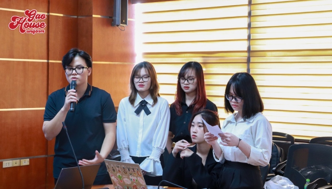 Đồng phục của trường đại học ngoại thương