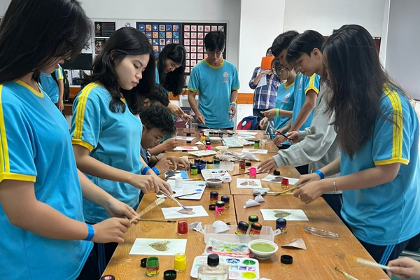 Đồng phục THPT Lê Trọng Tấn