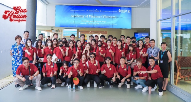Đồng phục trường học viện tài chính AOF đẹp