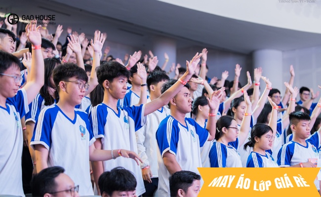 Đồng phục trường Huflit áo thể dục