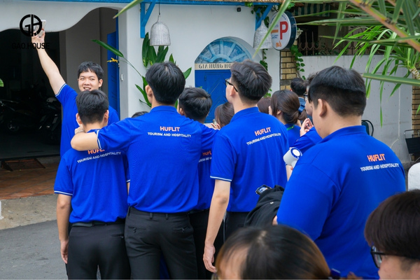 Đồng phục trường Huflit