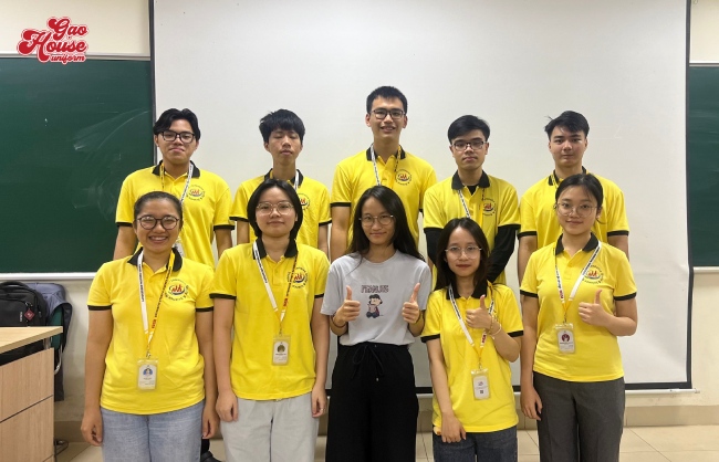 Đồng phục Y Hà Nội màu vàng