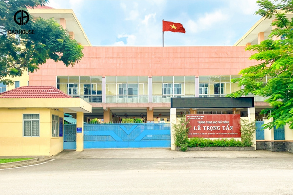 Giới thiệu đôi nét về trường THPT Lê Trọng Tấn