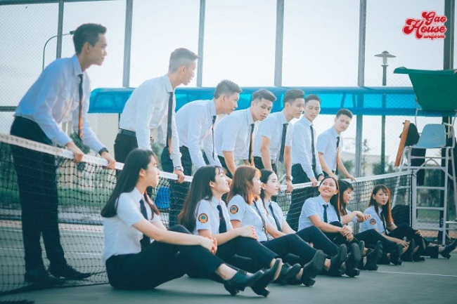 May đồng phục Học viện Tòa Án