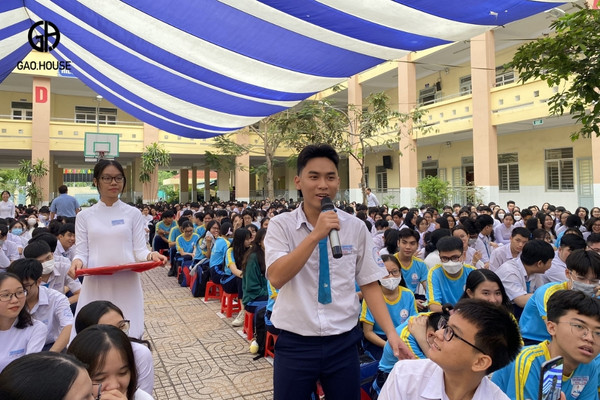 THPT Lê Trọng Tấn đồng phục