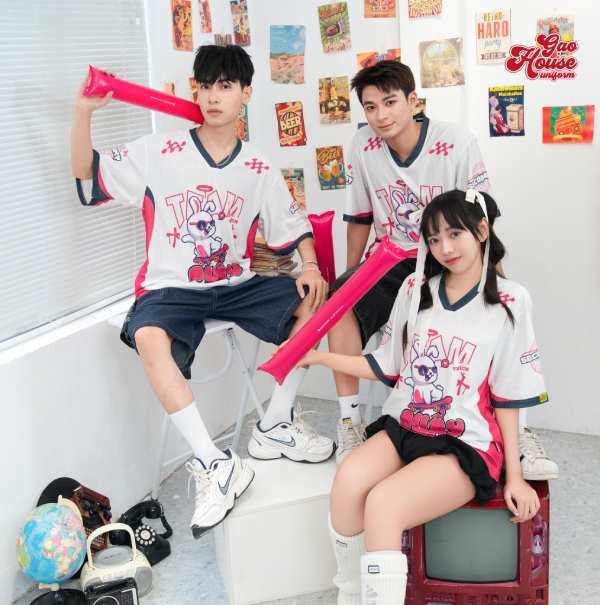 May áo học sinh ở Cà Mau