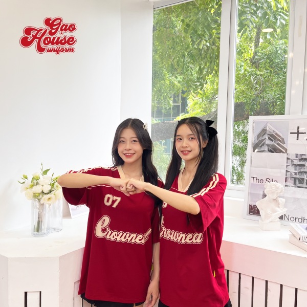 áo phông đồng phục ở hòa bình