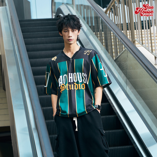 Đồng phục học sinh ở Nha Trang cổ V