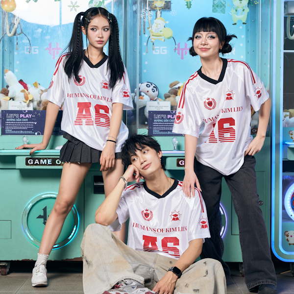 áo lớp màu trắng cổ v