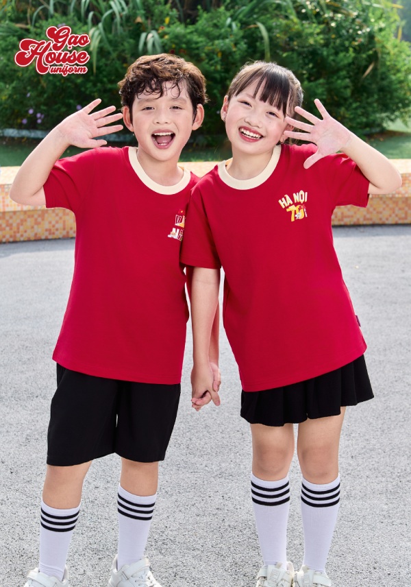 may áo lớp màu đỏ cam