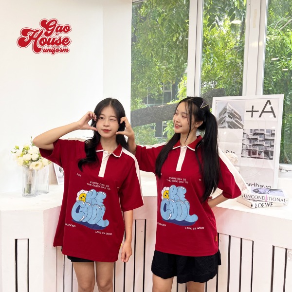 may áo lớp màu đỏ đô