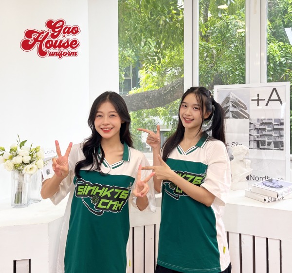 may áo đồng phục lớp màu xanh lá