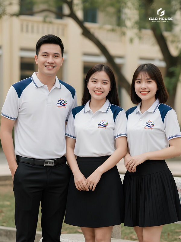 áo họp lớp màu trắng phối vai xanh