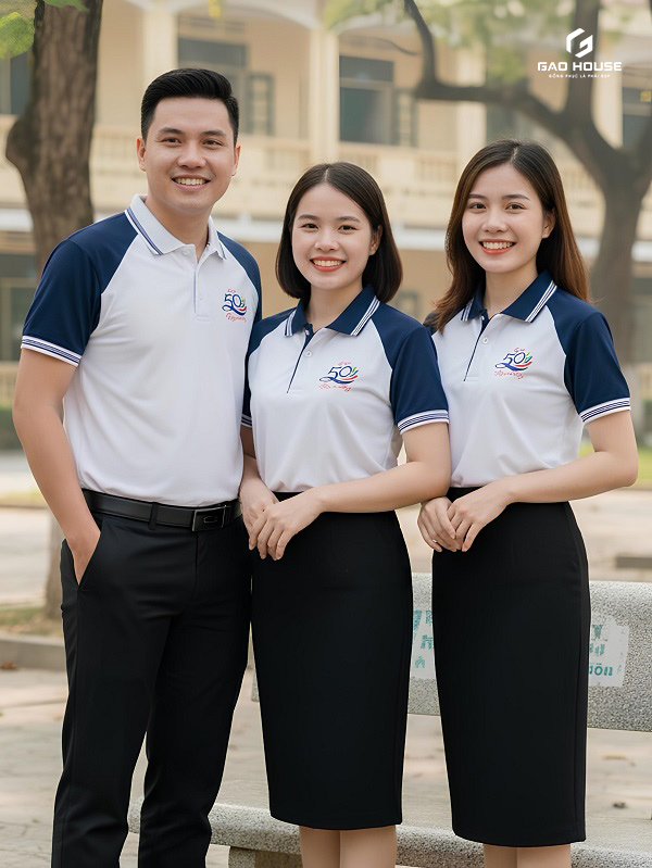Thiết kế áo đồng phục màu trắng phối Raglan xanh ấn tượng