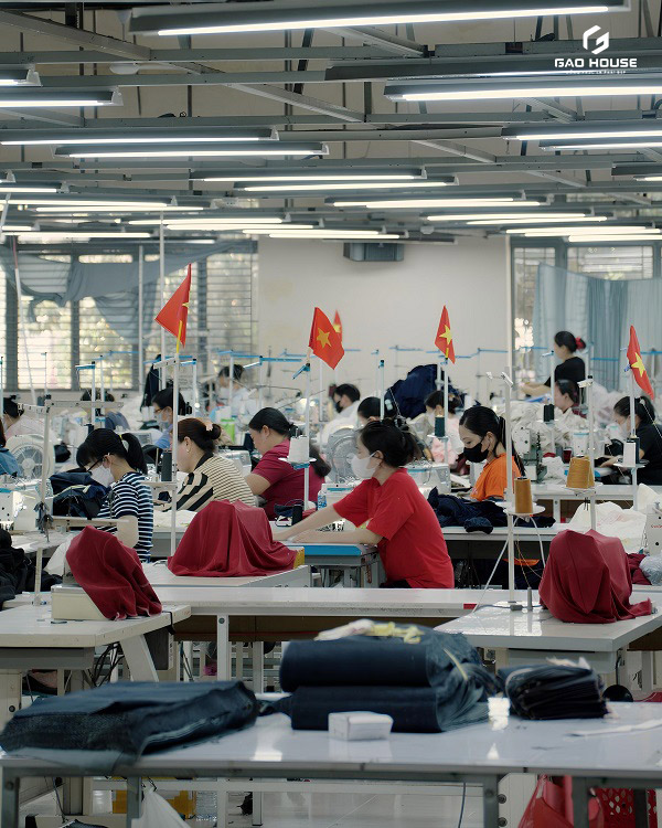 địa chỉ may áo đồng phục màu be