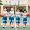 mẫu đồng phục mầm non thể thao màu trắng phối xanh dương