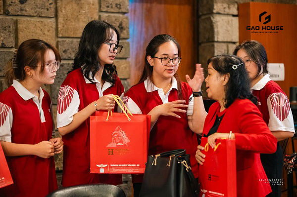 áo polo đại học hồng bàng
