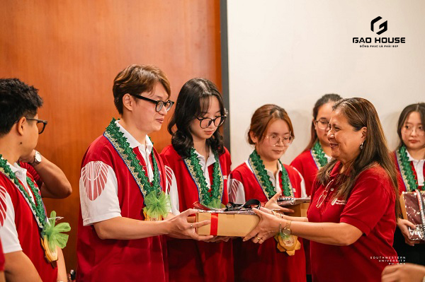 đồng phục hồng bàng