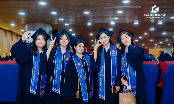 đồng phục tốt nghiệp trường đại học hồng bàng