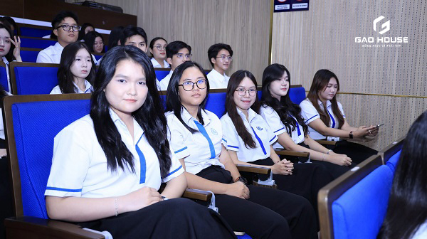 áo sơ mi đồng phục đại học quốc gia tphcm