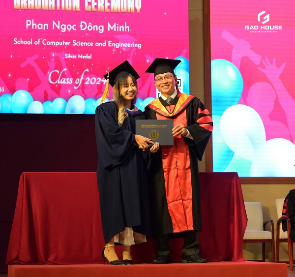 áo tốt nghiệp đại học quốc gia tphcm
