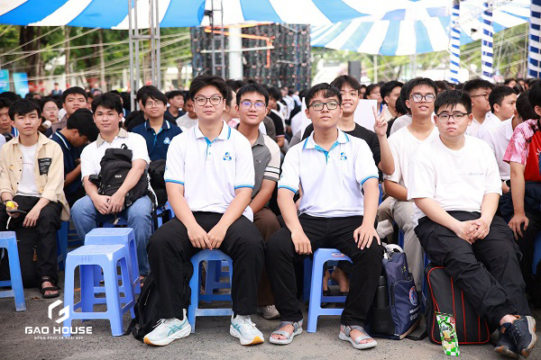 Đồng phục Đại học Bách khoa TPHCM