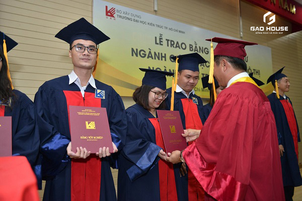 đồng phục tốt nghiệp trường đại học kiến trúc tphcm