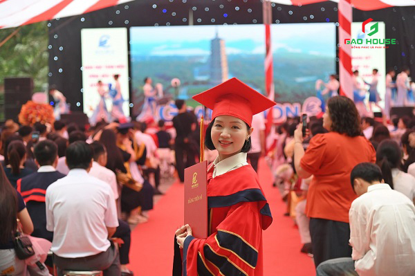 lễ phục tiến sĩ trường đại học điện lực
