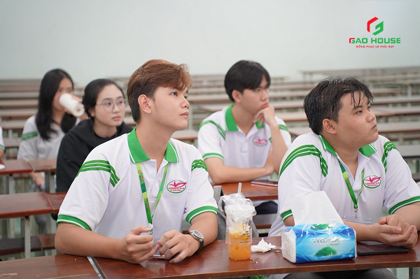 màu sắc đồng phục đại học tây đô