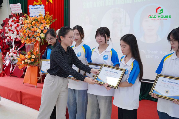 quy định mặc đồng phục trường đại học mở hà nội 